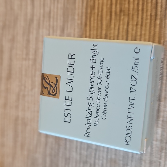 Estee Lauder 5 Piece Skincare Set Plus Cosmetic Pouch & Comb/Mirror - Picture 6 of 8